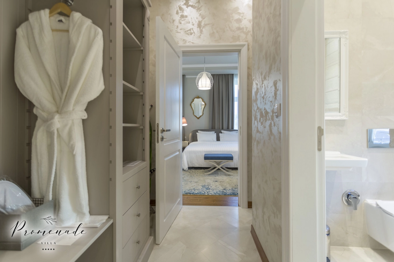 Студио Делукс с изглед към града