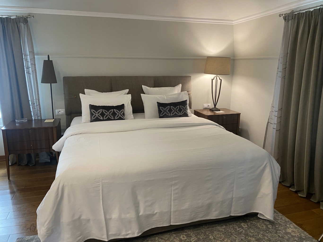 Стая Делукс с изглед към града