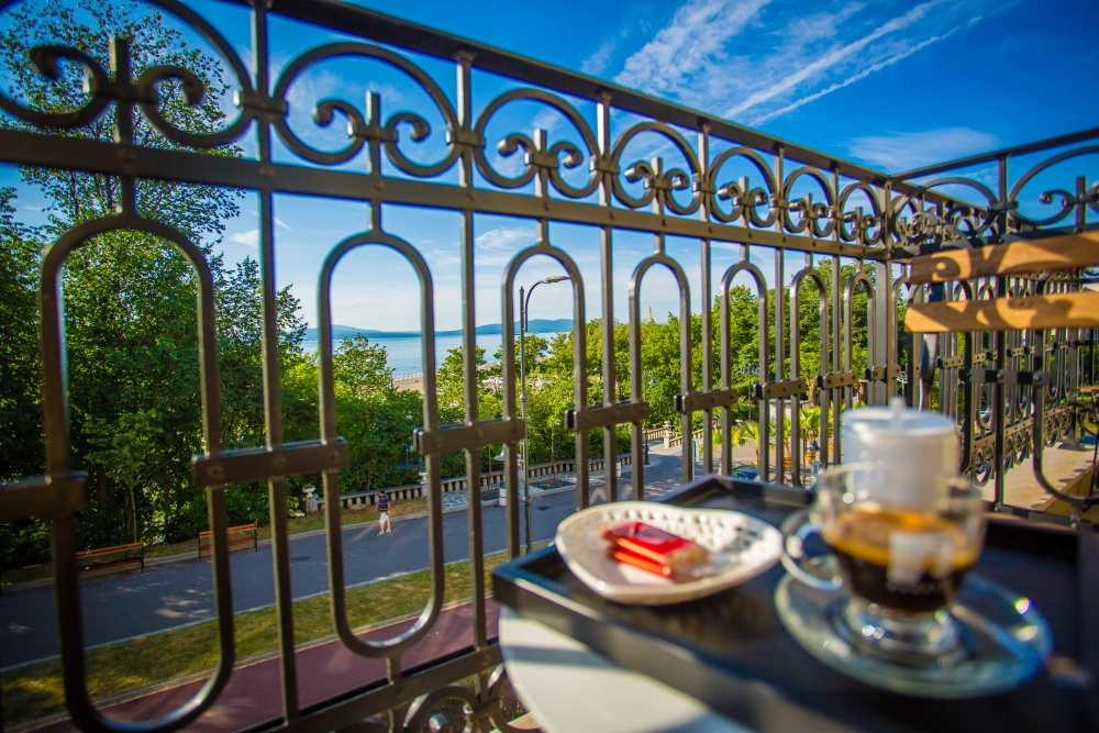 Студия Grand Deluxe с видом на море и балконом